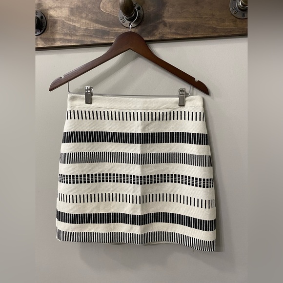 NWOT Zara skirt in cream and black. Women’s size M - Picture 2 of 13